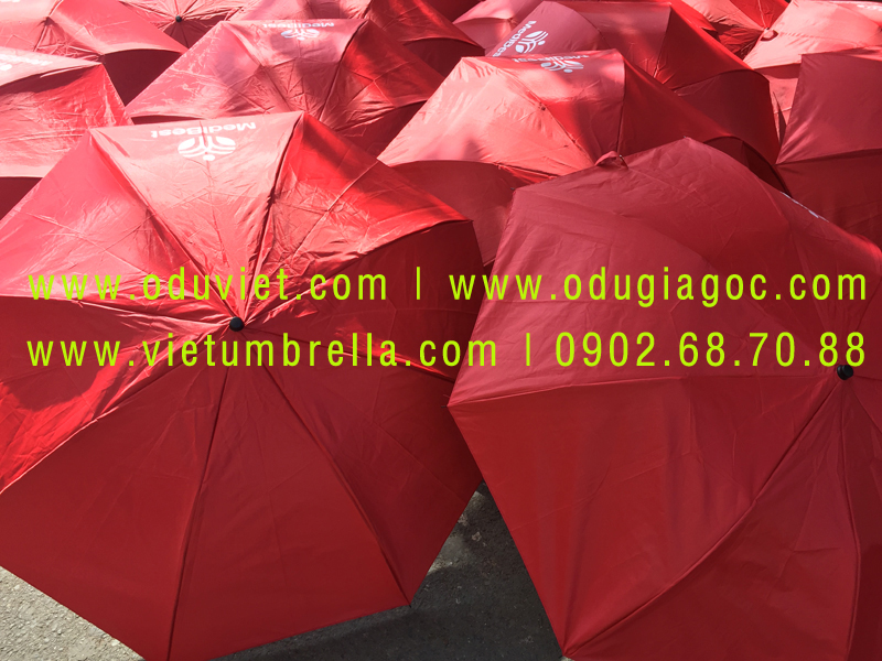 xưởng sản xuất ô dù cầm tay in logo quảng cáo
